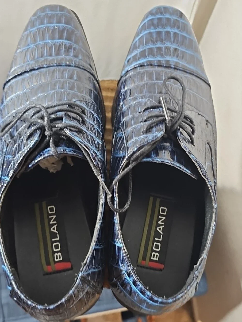Men's Patent Croc-Embossed Lace-Up Dress Shoes in Metallic Blue